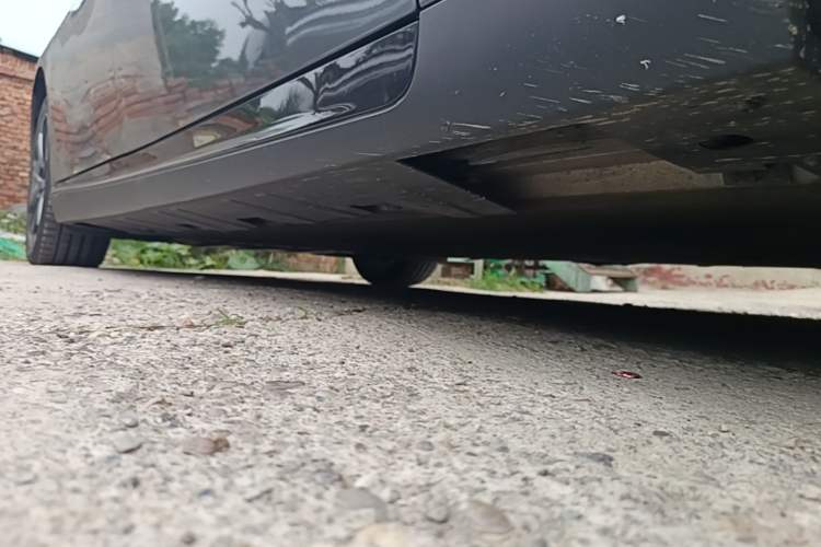 Used XPeng P7 2020 670N Right Side Sill