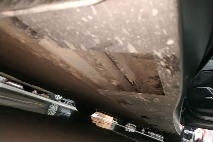 Used XPeng P7 2020 670N Right Side Sill