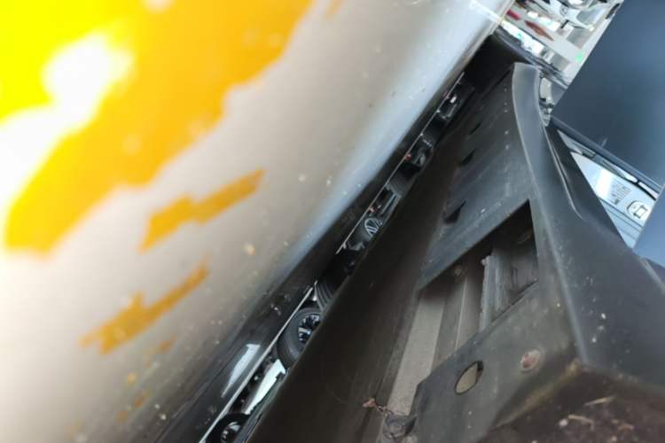 Used XPeng P7 2020 670N Right Side Sill