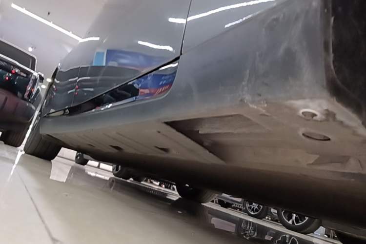 Used XPeng P7 2020 670N Right Side Sill
