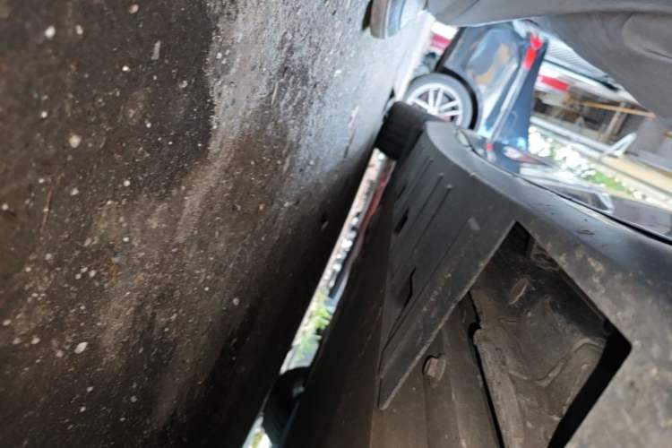 Used XPeng P7 2020 670N Right Side Sill
