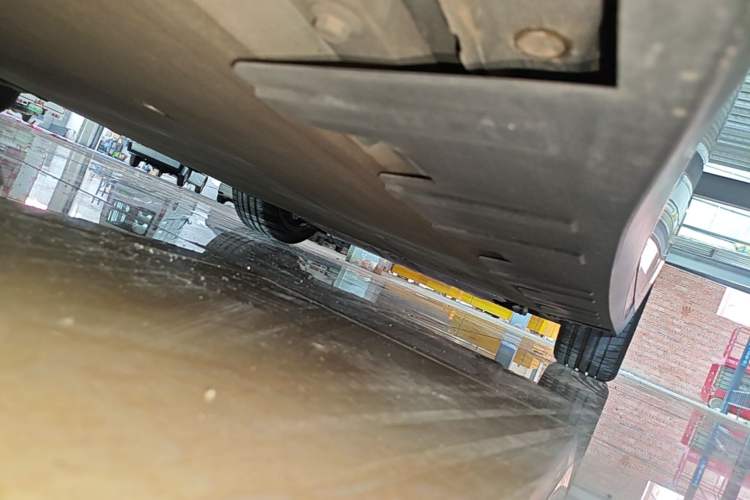 Used XPeng P7 2020 670N Right Side Sill