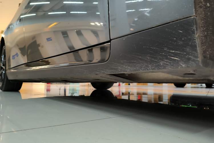 Used XPeng P7 2020 562N Performance Edition Right Side Sill