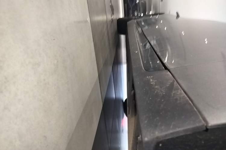 Used XPeng P7 2020 586E Right Side Sill