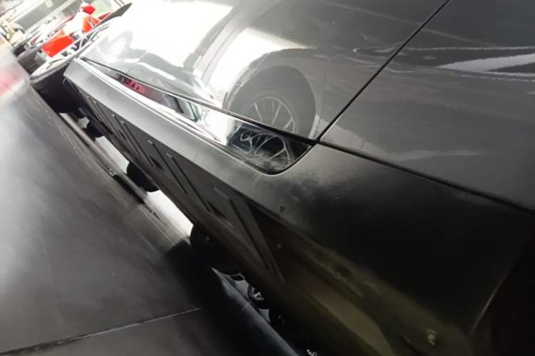 Used XPeng P7 2020 670N Right Side Sill