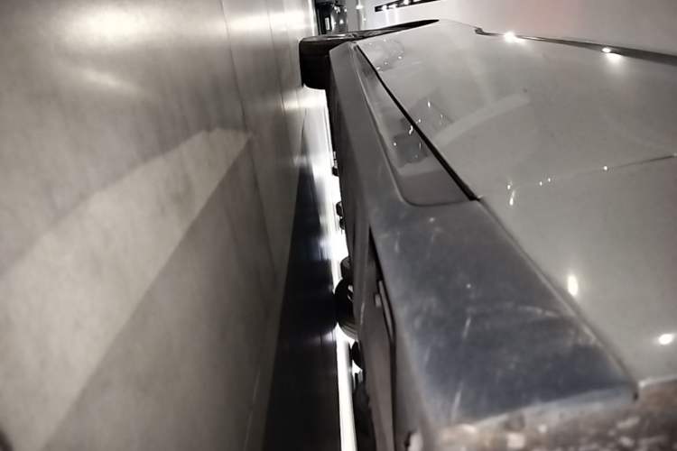Used XPeng P7 2020 670E Right Side Sill
