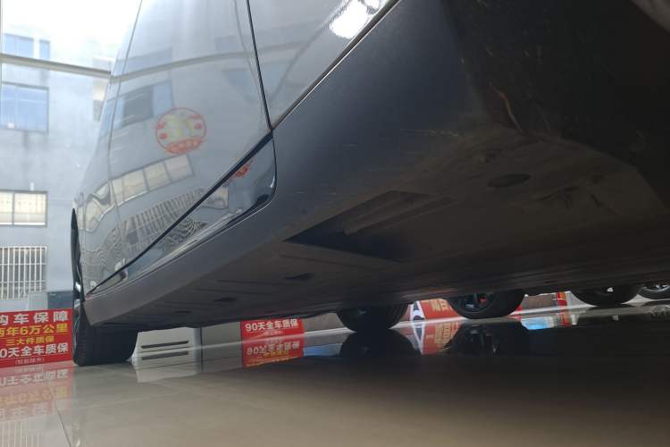 Used XPeng P7 2020 586N Right Side Sill