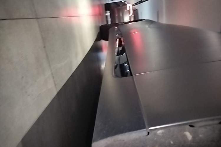 Used XPeng P7 2020 586N Right Side Sill