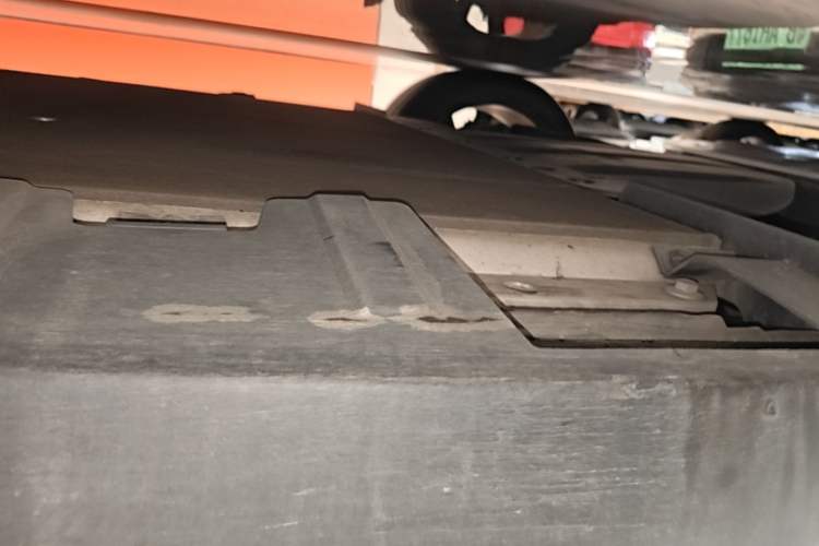 Used XPeng P7 2020 670N Right Side Sill