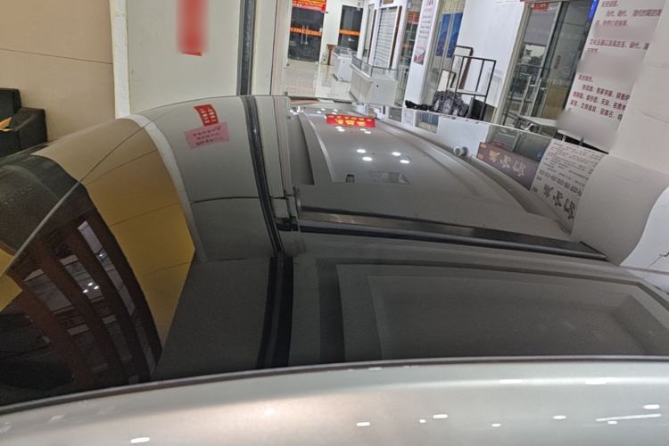 Used XPeng P7 2020 670E Roof