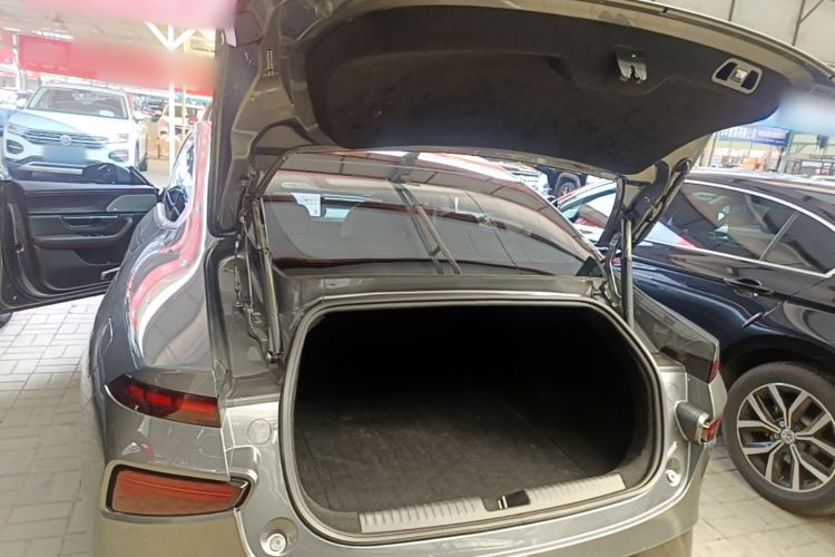 Used XPeng P7 2020 670N Trunk