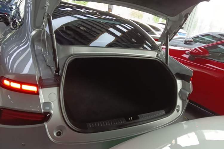 Used XPeng P7 2020 562N Performance Edition Trunk