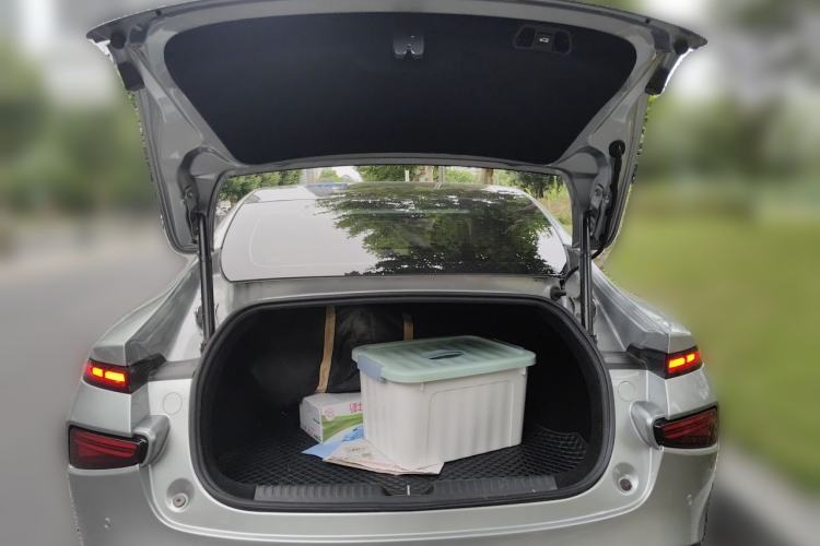Used XPeng P7 2020 670N Trunk