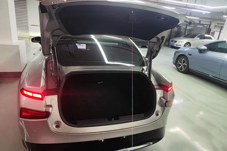 Used XPeng P7 2020 586N Trunk