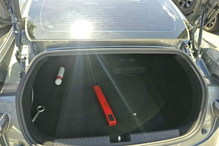 Used XPeng P7 2020 670N Trunk
