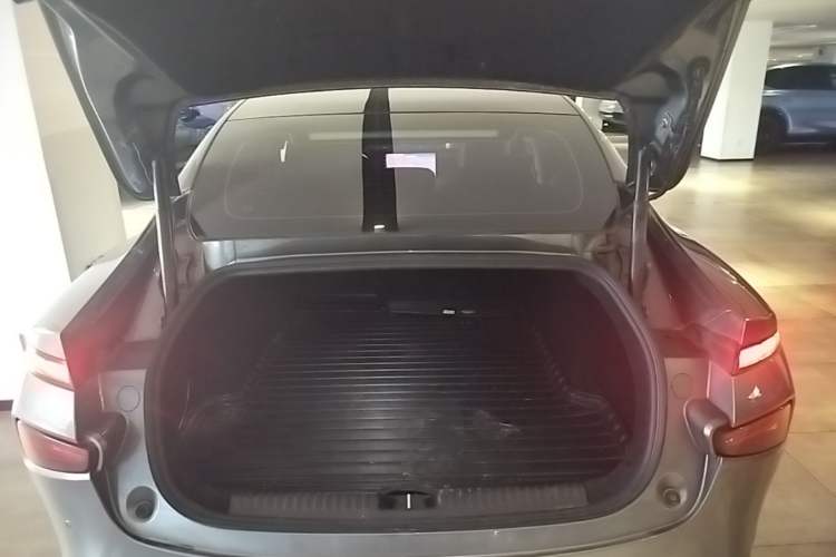 Used XPeng P7 2020 586E Trunk