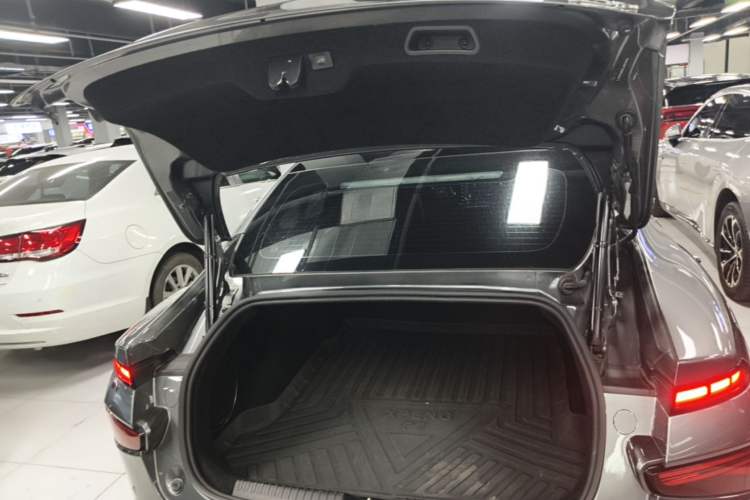 Used XPeng P7 2020 670N Trunk