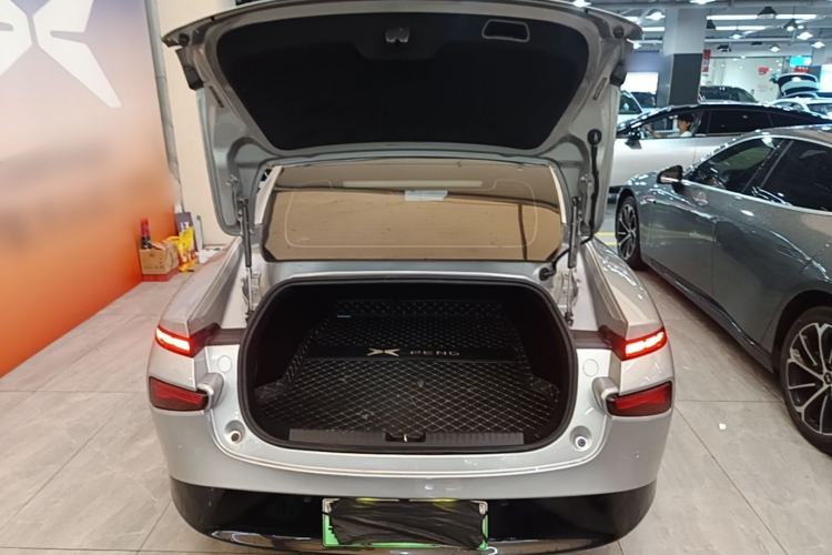 Used XPeng P7 2020 670N Trunk