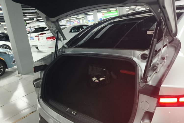 Used XPeng P7 2020 586N Trunk