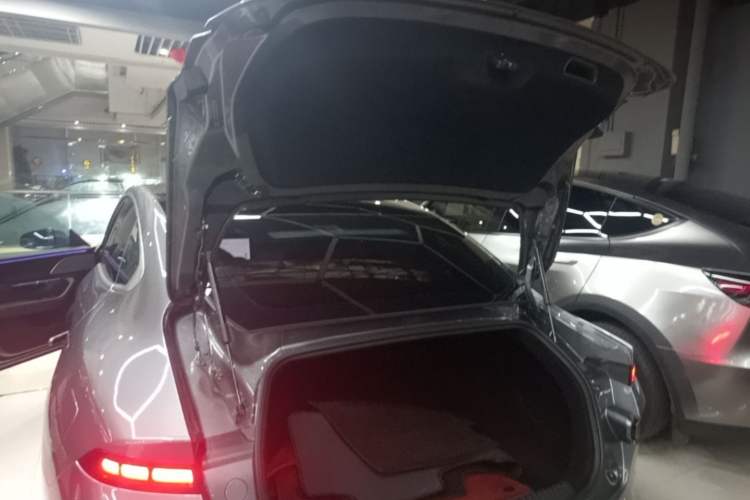 Used XPeng P7 2020 670N Trunk