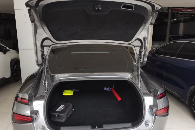 Used XPeng P7 2020 562E Performance Edition Trunk