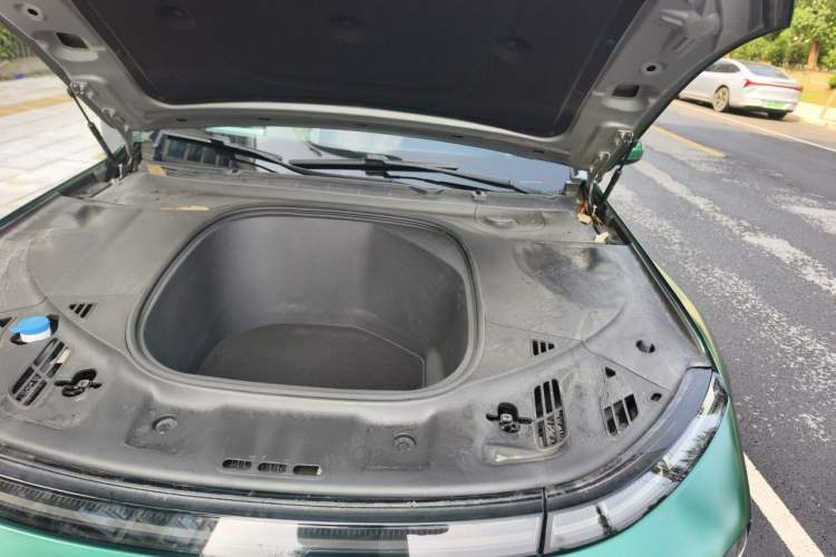 Used XPeng P7 2020 706G Engine Bay Left