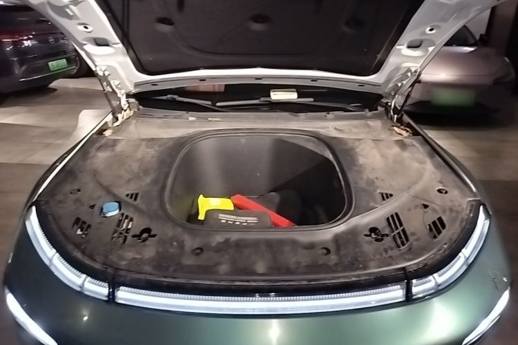 Used XPeng P7 2020 670N Engine Bay