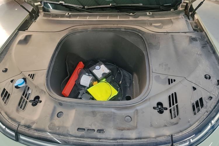 Used XPeng P7 2020 586N Engine Bay
