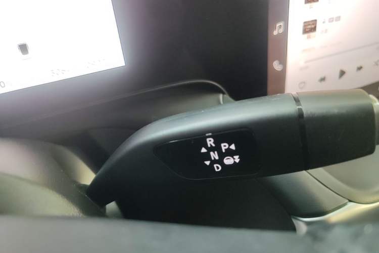 Used XPeng P7 2020 586N Gear Lever