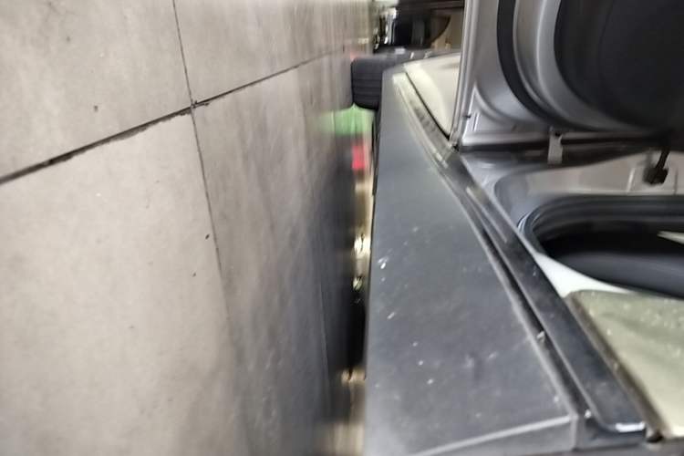 Used XPeng P7 2020 670N Left Side Sill