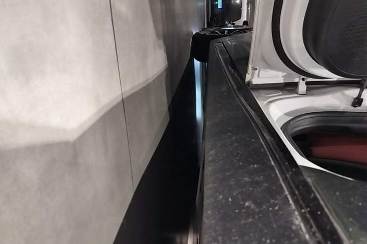 Used XPeng P7 2020 670N Left Side Sill