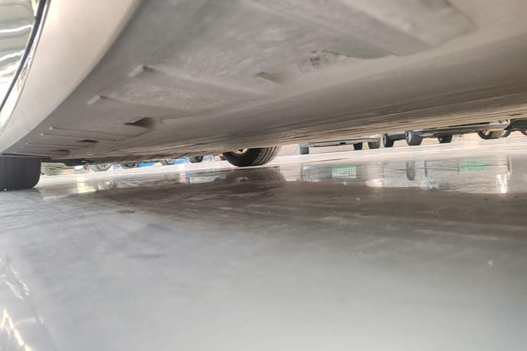Used XPeng P7 2020 586N Left Side Sill