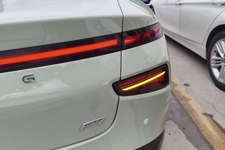Used XPeng P7 2020 670E Right Rear Taillight