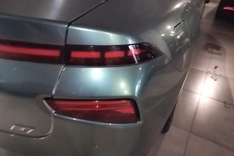 Used XPeng P7 2020 670N Right Rear Taillight