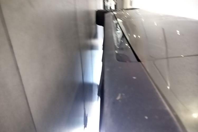 Used XPeng P7 2020 670N Right Side Sill