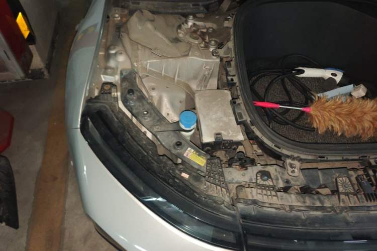 Used XPeng P7 2020 586N Engine Bay Right