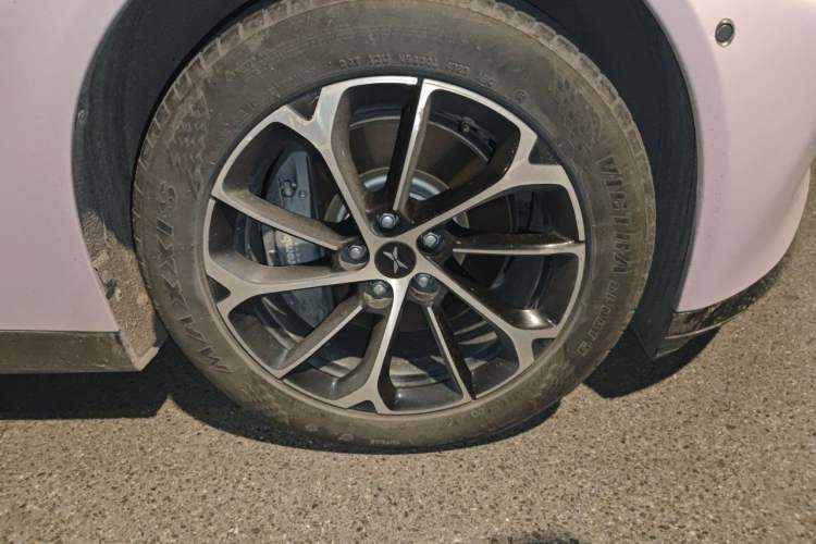 Used XPeng P7 2020 Rear-Drive Long-Range Smart Drive Version Right Front Wheel Hub