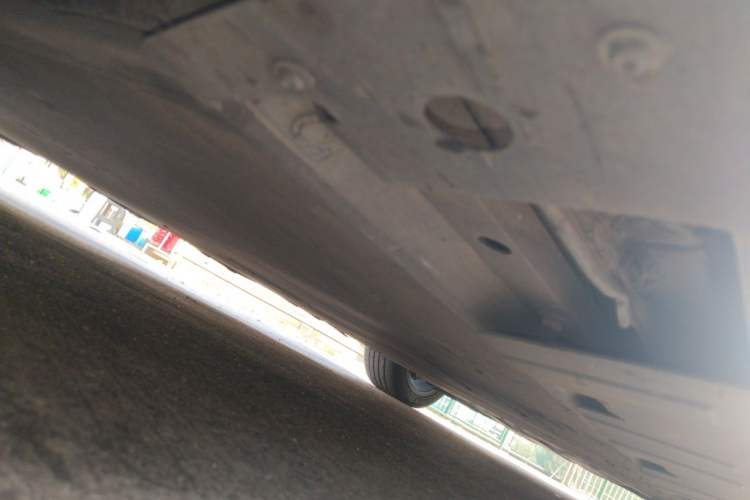 Used XPeng P7 2020 706G Chassis Front Left
