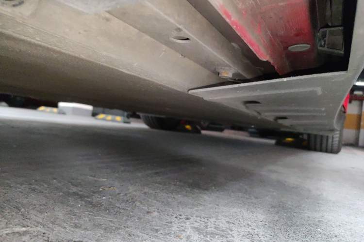 Used XPeng P7 2020 670E Chassis Front Left