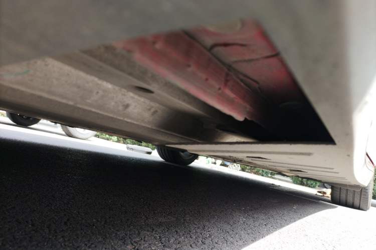 Used XPeng P7 2020 670E Chassis Front Left
