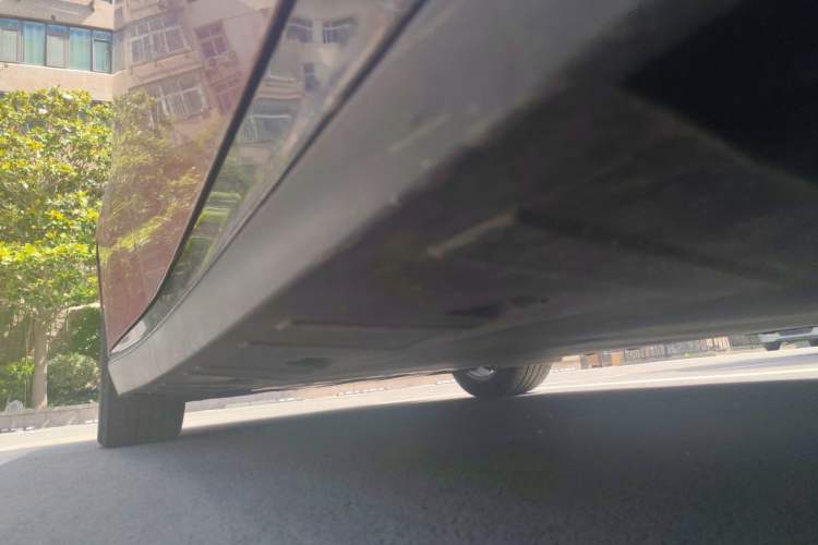 Used XPeng P7 2020 670N Chassis Front Right