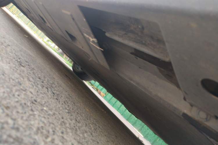 Used XPeng P7 2020 706G Chassis Front Right