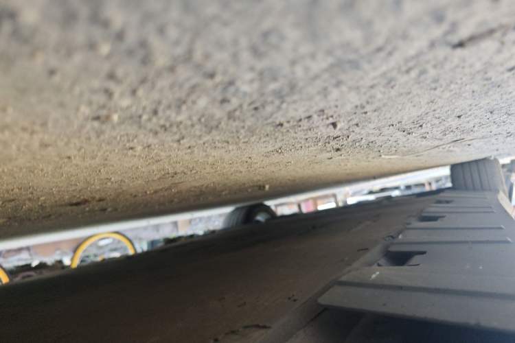 Used XPeng P7 2020 670N Chassis Front Right