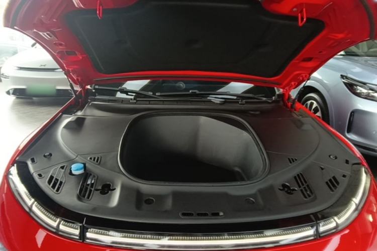 Used XPeng P7 2020 586N Engine Bay