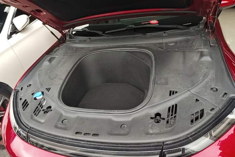 Used XPeng P7 2020 670N Engine Bay