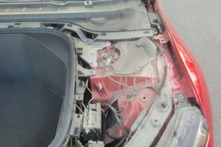 Used XPeng P7 2020 562E Performance Edition Engine Bay Left