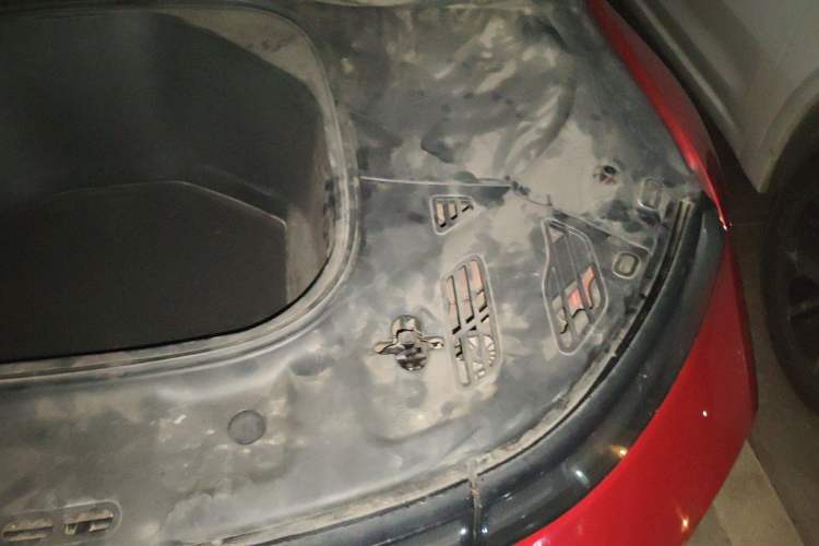 Used XPeng P7 2020 670E Engine Bay Left