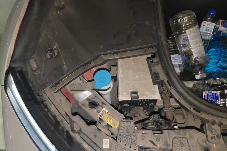 Used XPeng P7 2020 670E Engine Bay Right