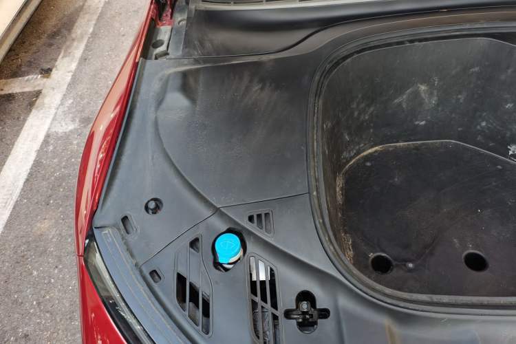 Used XPeng P7 2020 586N Engine Bay Right