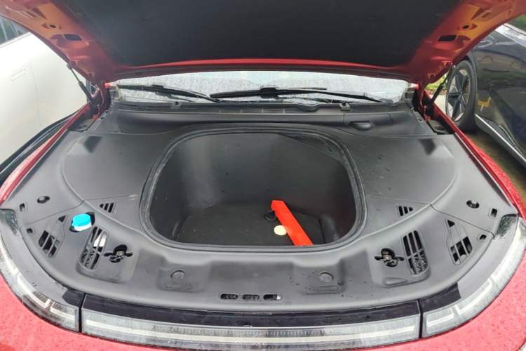 Used XPeng P7 2020 670N Engine Bay
